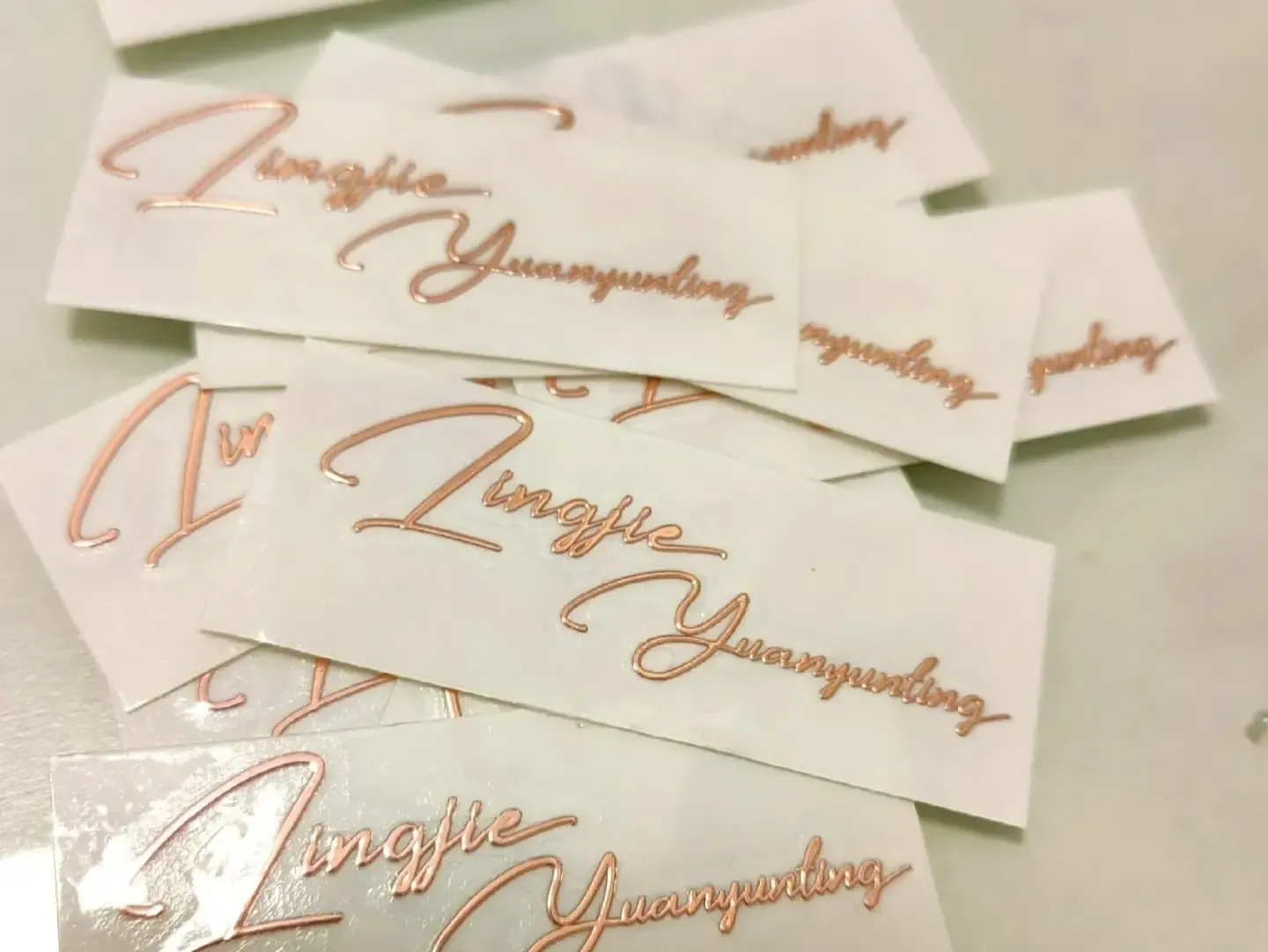 Är överföringsdekaler borttagbara?